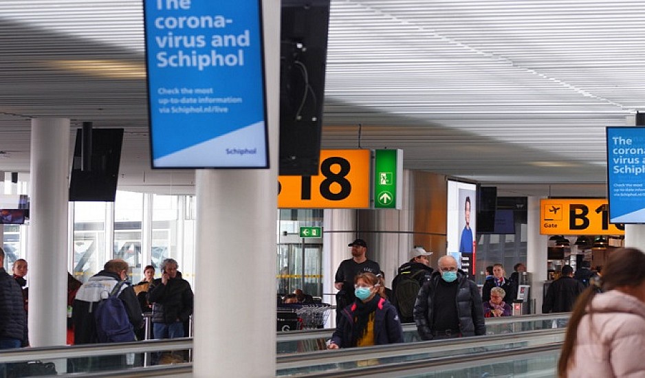 Μετάλλαξη Όμικρον: Συναγερμός στην Ολλανδία - 85 επιβάτες από Ν. Αφρική θετικοί