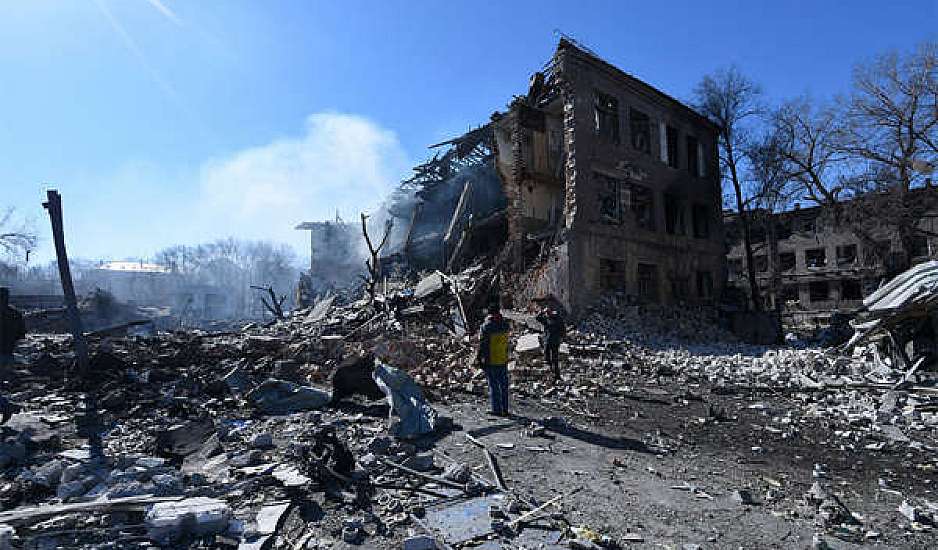 Ουκρανία: Βομβαρδίστηκε και πάλι το αεροδρόμιο στο Ντνίπρο – Καταστράφηκε ολοσχερώς