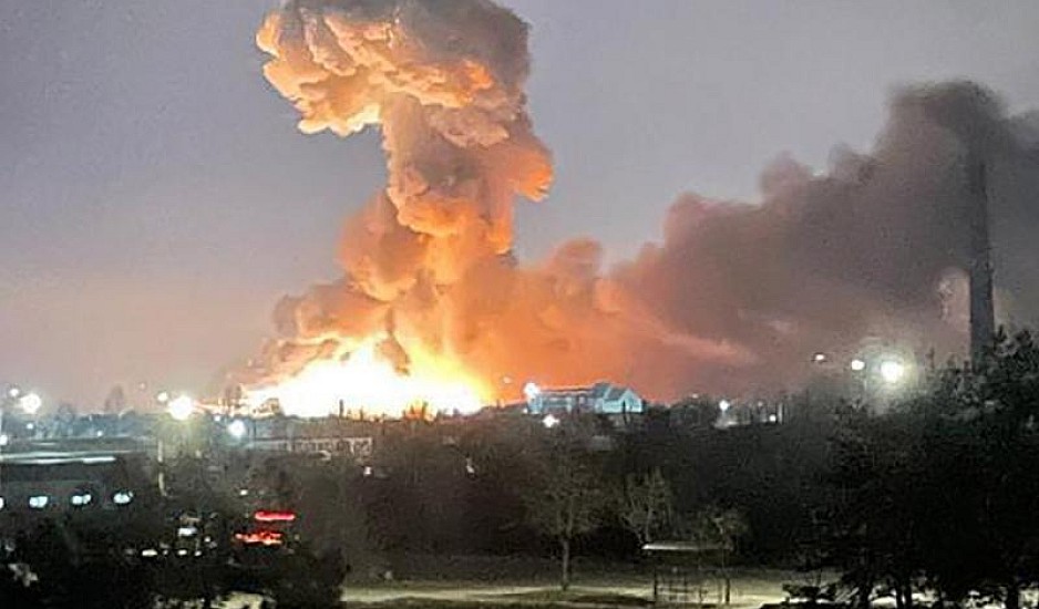 Ουκρανία: Οι Ρώσοι έριξαν ισχυρή βόμβα σε νοσοκομείο στο Αζοφστάλ, περίπου 300 άνθρωποι στα ερείπια