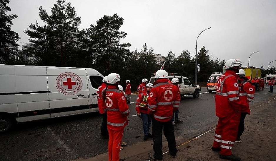 Ουκρανία: Αυτοκινητοπομπή του Ερυθρού Σταυρού στη Ζαπορίζια με πρόσφυγες από τις νοτιοανατολικές περιοχές