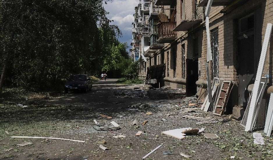 Ουκρανία: Επτά νεκροί από οβίδες πυροβολικού σε ελεγχόμενες από τους Ρώσους περιοχές