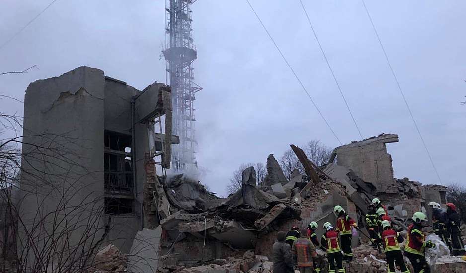 Ουκρανία: Αεροπορική επιδρομή με νεκρούς στον πύργο τηλεόρασης της Ρίβνε