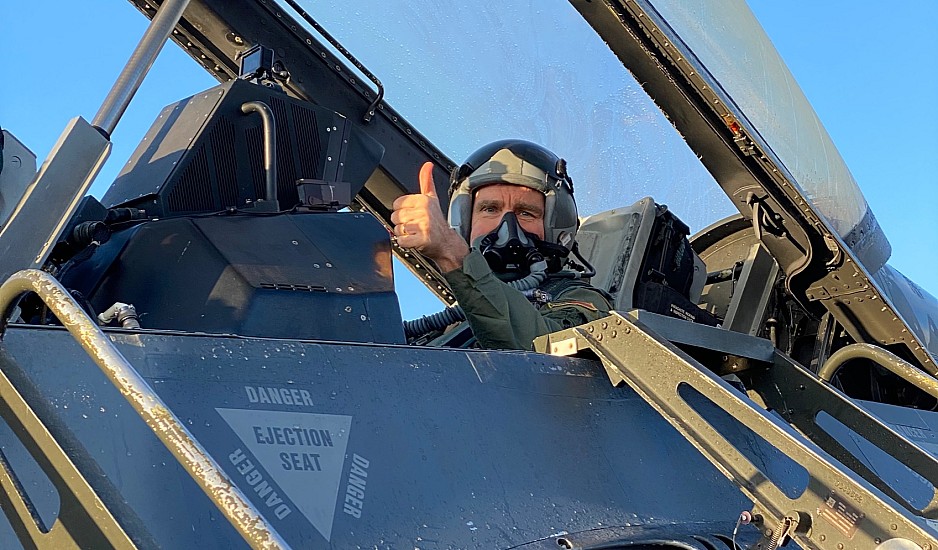 Ηνίοχος 2021: Η πτήση του Τζέφρι Πάιατ με F-16 και το μήνυμα του