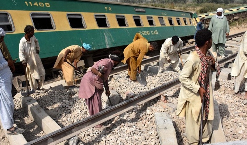 Πακιστάν: Δεκάδες νεκροί και τραυματίες σε σύγκρουση τρένων