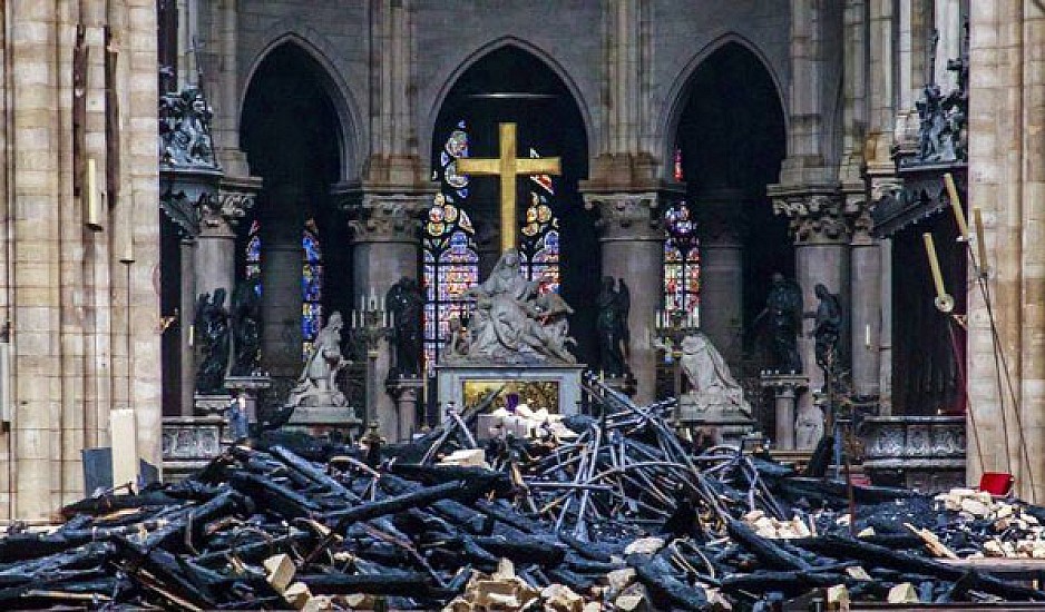Παναγία των Παρισίων: Σε βραχυκύκλωμα αποδίδεται η καταστροφική πυρκαγιά