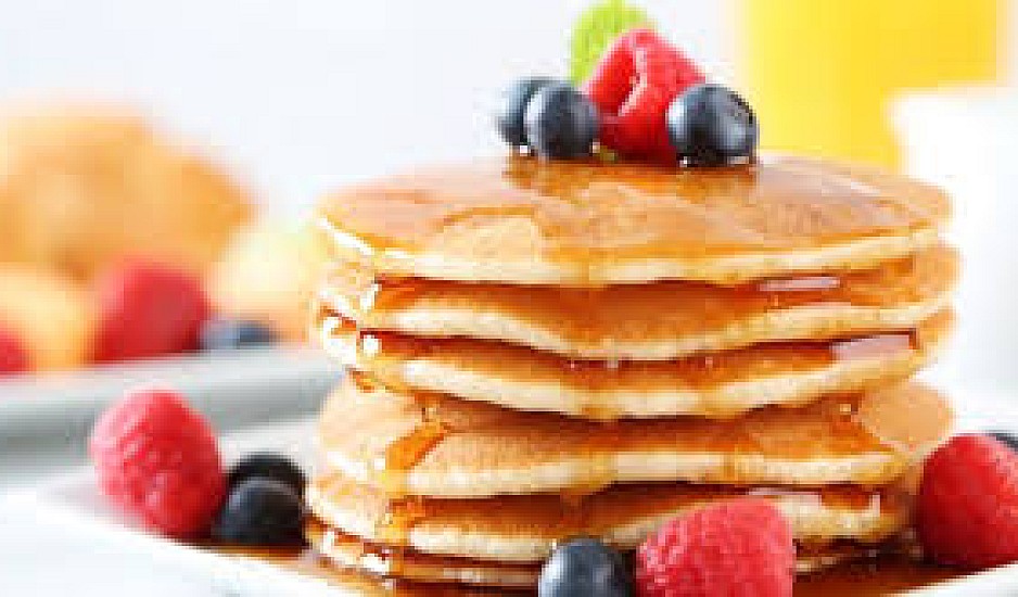 Pancakes ολικής με φρούτα