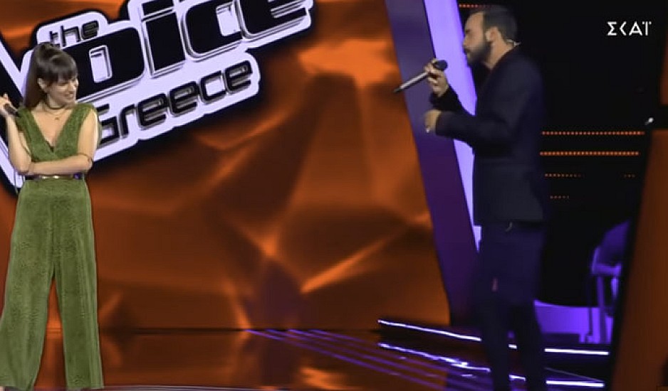The Voice: Ρουβάς και Μουζουράκης έκαναν ντουέτο με παίκτρια - Ποιος την κέρδισε τελικά