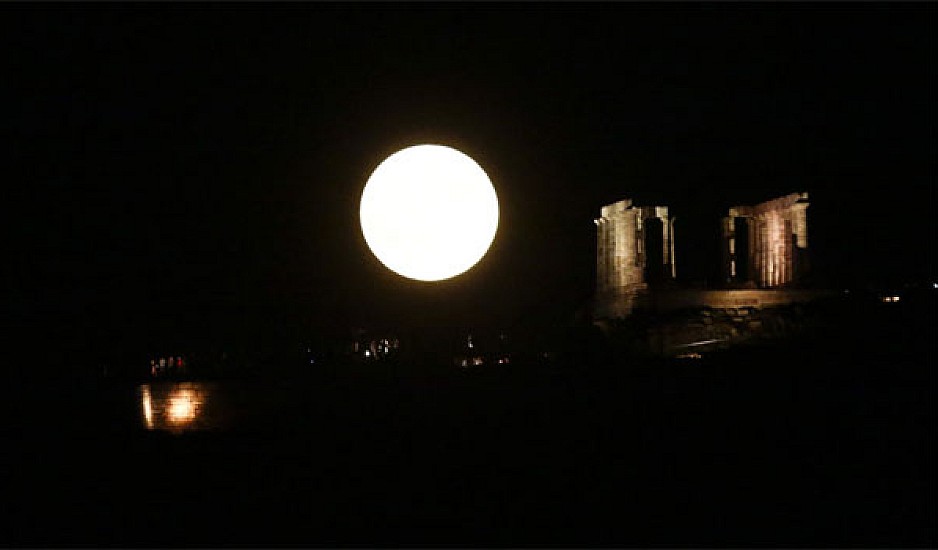 Αυγουστιάτικο φεγγάρι: Μαγική η τελευταία πανσέληνος του καλοκαιριού!