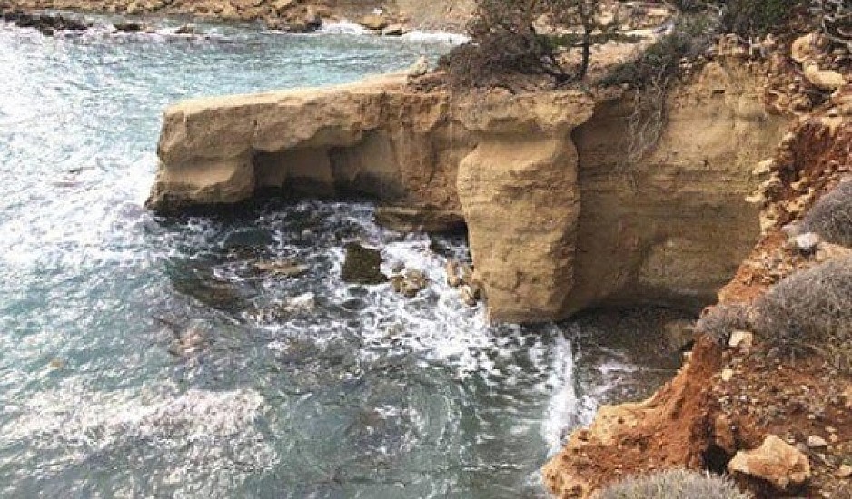 Βρέθηκε σορός σε κατάσταση μουμιοποίησης σε παραλία της Αντίπαρου