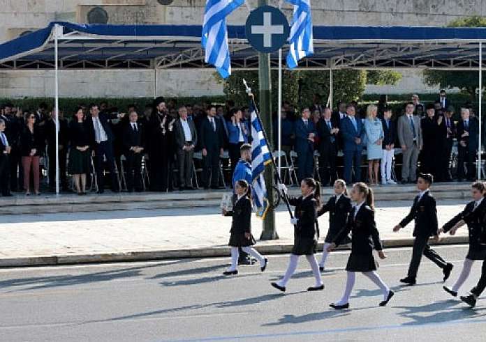 Πάτρα: Καθηγητής ζήτησε μαθήτριες «μοντέλα» για την παρέλαση της 25ης Μαρτίου