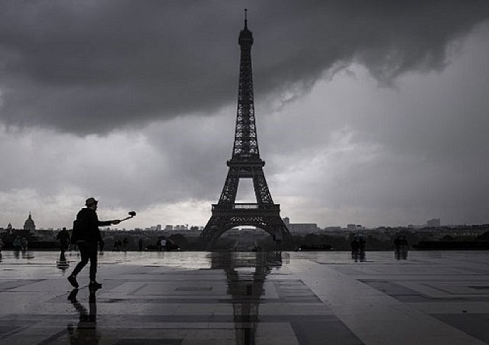 Τα 12 διάσημα αξιοθέατα που πρέπει να δείτε στο πανέμορφο Παρίσι
