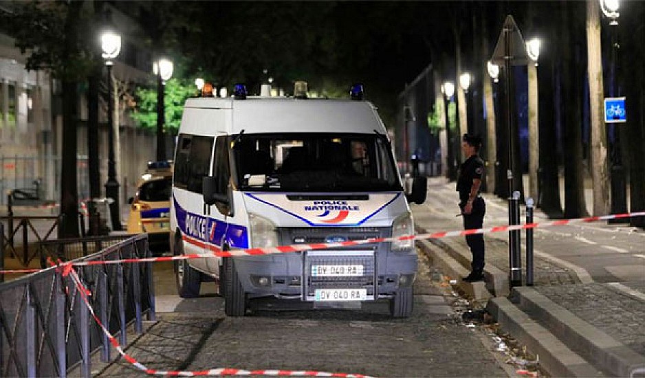 Τρόμος στο Παρίσι: Επτά τραυματίες από επίθεση με μαχαίρι