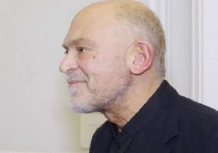 Παρλιάρος: «Φοβόντουσαν κάποιοι ότι θα τους κολλήσω AIDS από τα γλυκά»
