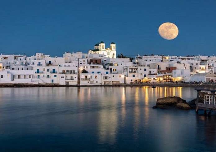 Πάρος: Το κίνημα της πετσέτας που συζητήθηκε σε όλη την Ελλάδα