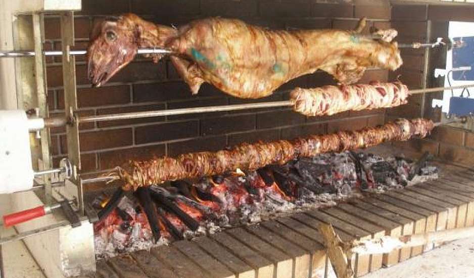 Σε ρυθμούς Πάσχα κινείται η αγορά: Οι τιμές για το εορταστικό τραπέζι και οι προσδοκίες για τους τζίρους