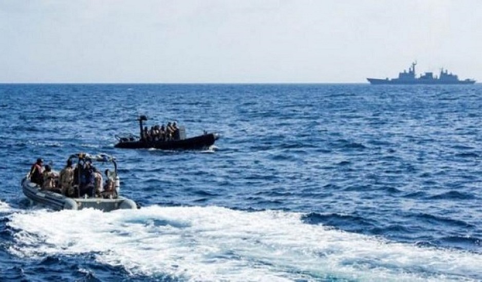 Πειρατεία σε ελληνόκτητο πλοίο – Απήγαγαν 19 ναυτικούς