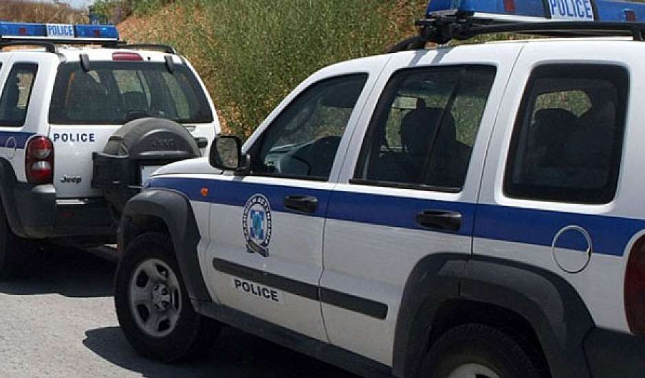 Κρήτη: Τον έπιασαν να ποτίζει 1.000 χασισόδεντρα!