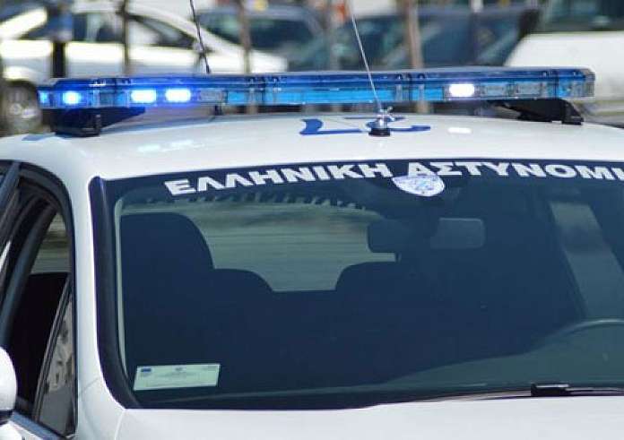 Λαμία: Βία μεταξύ ανηλίκων – Έσυραν κοπέλα από τα μαλλιά στο πεζοδρόμιο
