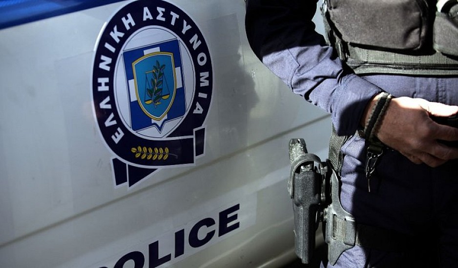 Αττική: Έξι συλλήψεις, κατάσχεση οπλισμού και 2.000 δενδρυλλίων κάνναβης