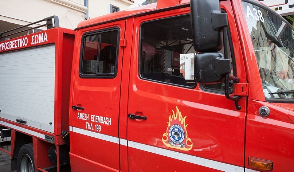 Εύβοια: Φωτιά σε ξενοδοχείο στην Αμάρυνθο – Σώοι όλοι οι ένοικοι
