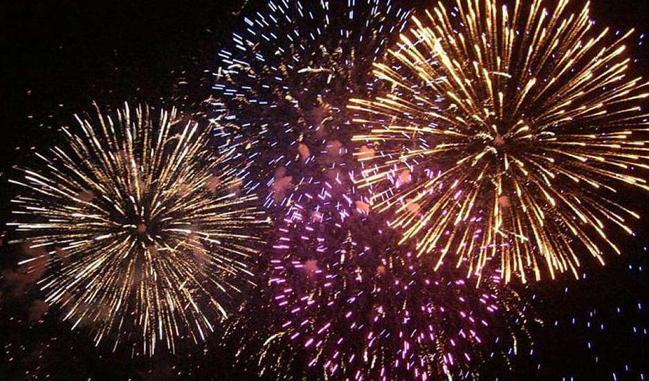 Καρναβάλι στο Ρέθυμνο: Υπερθέαμα πυροτεχνημάτων στην τελετή λήξης