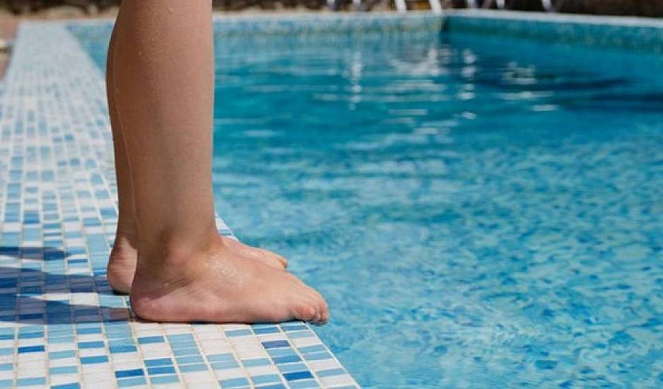 Προσοχή! Τι μπορεί να κολλήσετε από πισίνα ή τζακούζι