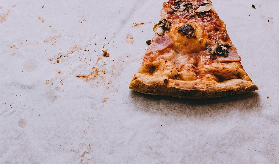 Μην αφήνετε την πίτσα εκτός ψυγείου μέχρι την επόμενη μέρα