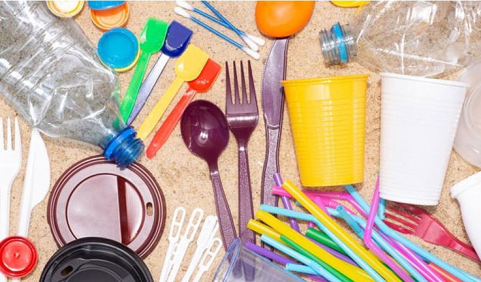 Πλαστικά μίας χρήσης: Έρχονται καταργήσεις και βαριά πρόστιμα