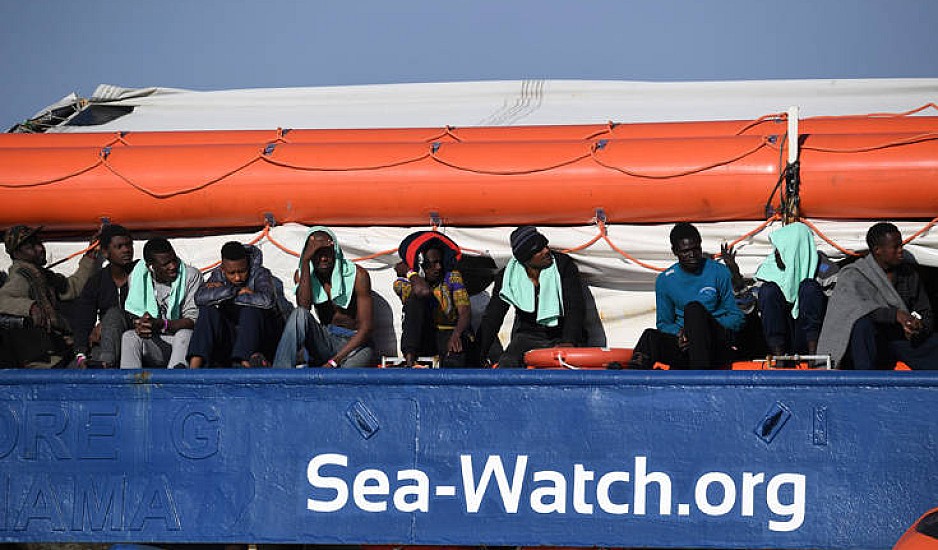 Η 31χρονη πλοίαρχος που αψηφά τον Σαλβίνι και μπαίνει με πλοίο με μετανάστες στα ιταλικά χωρικά ύδατα