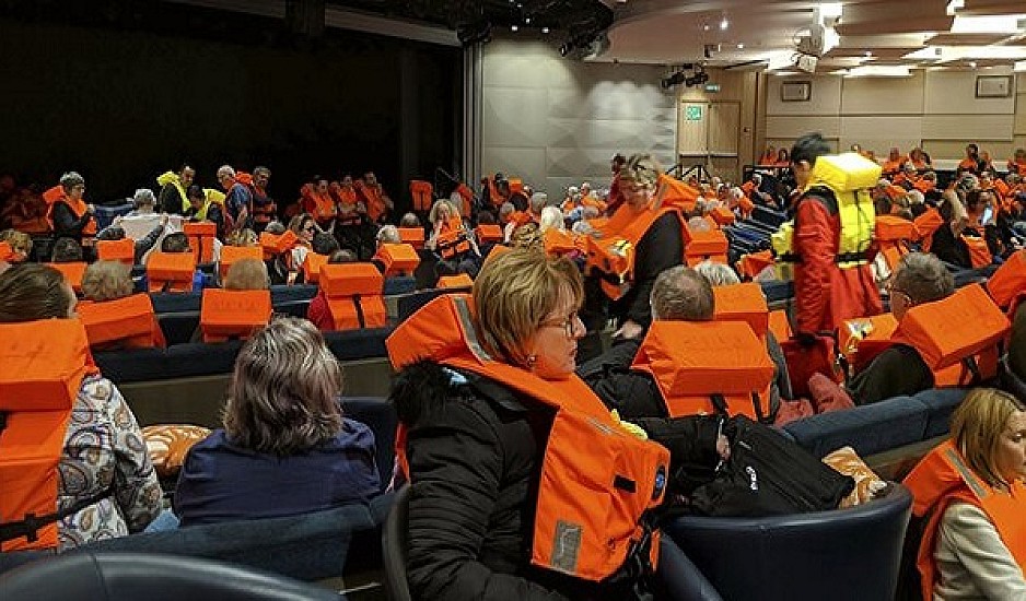 Νορβηγία: Όλη μέρα θα διαρκέσει η επιχείρηση εκκένωσης του κρουαζιερόπλοιου