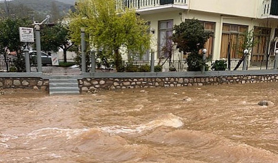 Ζημιές από πλημμύρες σε Εύβοια, Βοιωτία, Φθιώτιδα - Ζητούν να τεθούν σε έκτακτη ανάγκη