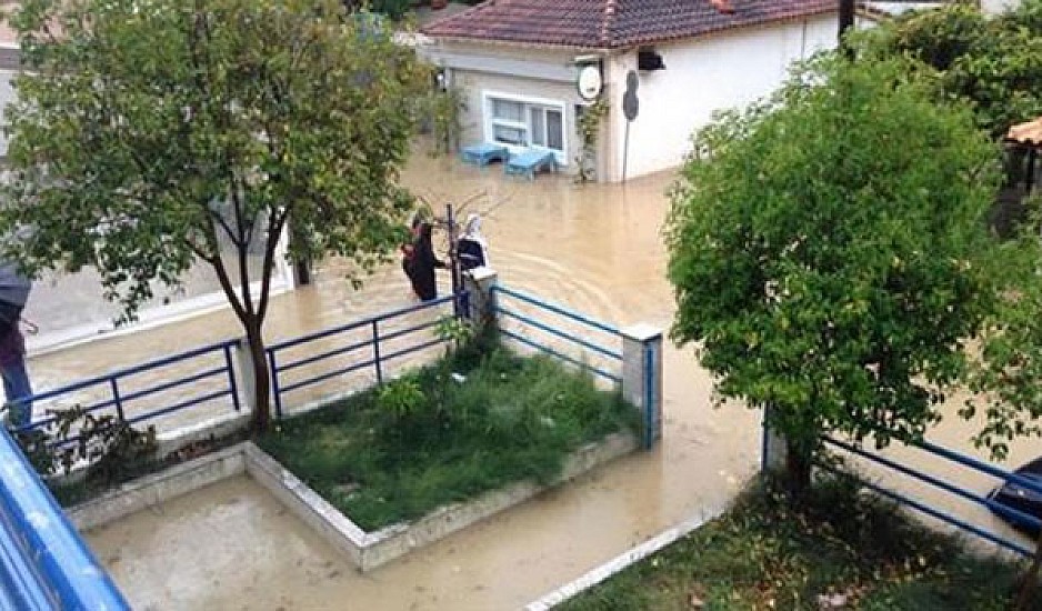 Πλημμύρες και εικόνες καταστροφής λόγω κακοκαιρίας στην Ηλεία. Βούλιαξε και η Λευκάδα