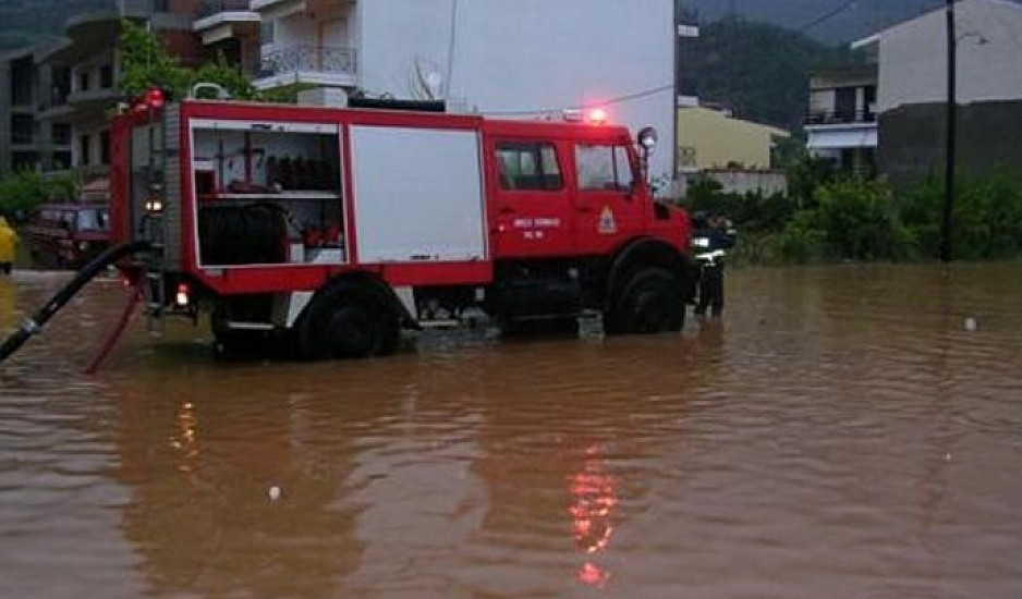 Στο έλεος της κακοκαιρίας Ariel ολόκληρη η χώρα. 10 περιοχές που κινδυνεύουν από πλημμύρες