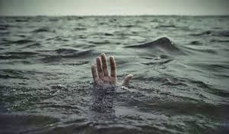 Χανιά: 60χρονος τουρίστας έχασε τη ζωή του στην παραλία – Τον ανέσυραν νεκρό από το νερό