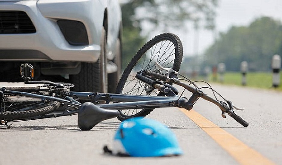 Λάρισα: Σκοτώθηκε ποδηλάτης που παρασύρθηκε από αυτοκίνητο – Οδύνη μετά το φοβερό τροχαίο