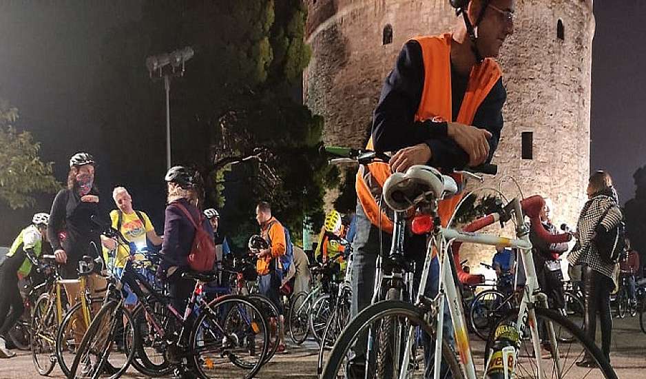 Θεσσαλονίκη: Ποδηλατοπορεία για τη νεκρή ποδηλάτισσα – Κινδυνεύουμε κάθε στιγμή