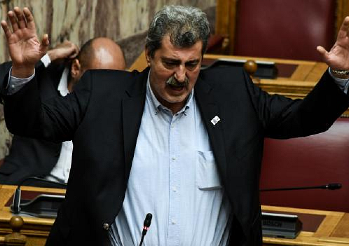 Ξέσπασμα Πολάκη για τον αντικαπνιστικό νόμο: Μας έβαλαν σε μια στρούγκα