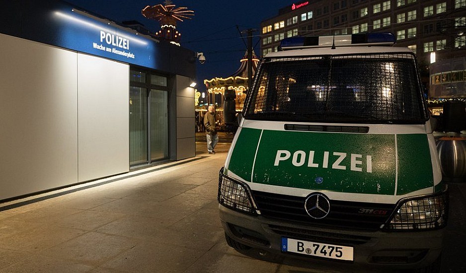 Θρίλερ στη Γερμανία: Άφησε ένα κομμένο κεφάλι έξω από το δικαστήριο της Βόννης