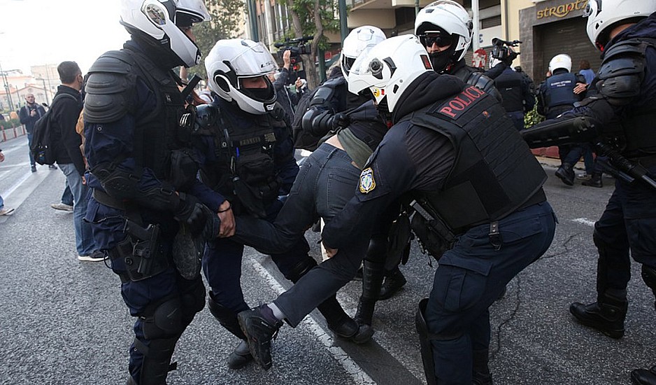 Η απάντηση του υπουργείου Προστασίας του Πολίτη για τα επεισόδια στο κέντρο της Αθήνας