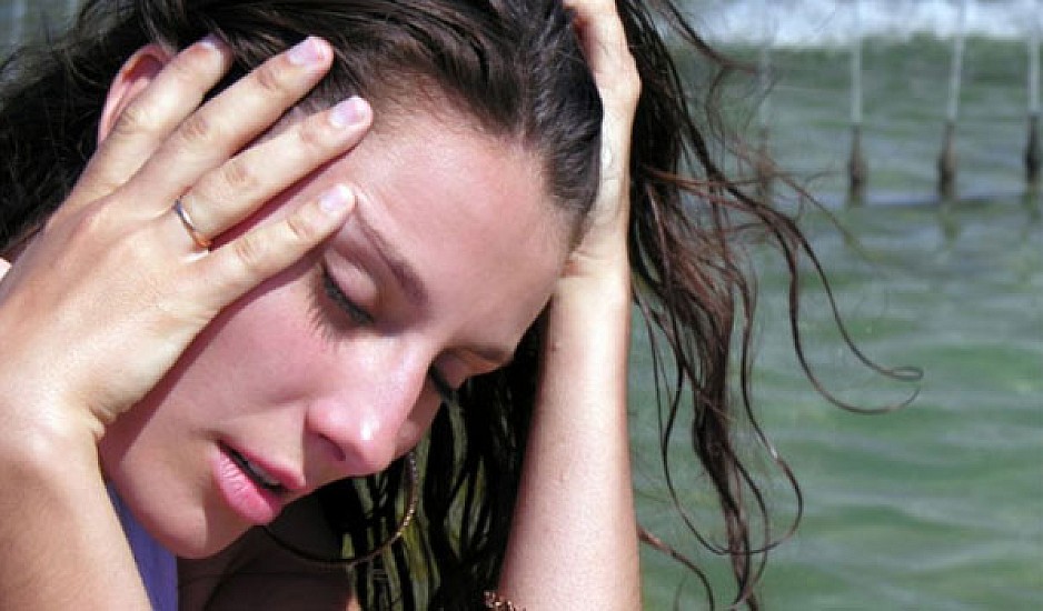 Γιατί με τη ζέστη έχετε πιο συχνούς πονοκεφάλους – Τι συμβαίνει στο σώμα