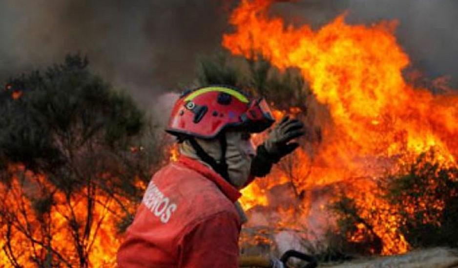 Πορτογαλία: Η πυρκαγιά τέθηκε υπό έλεγχο αλλά οι πυροσβέστες παραμένουν σε επιφυλακή