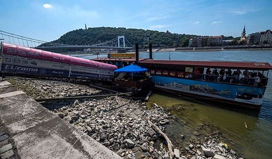 Τραγωδία στη Βουδαπέστη: Τουλάχιστον 7 νεκροί από ανατροπή πλοίου στον Δούναβη