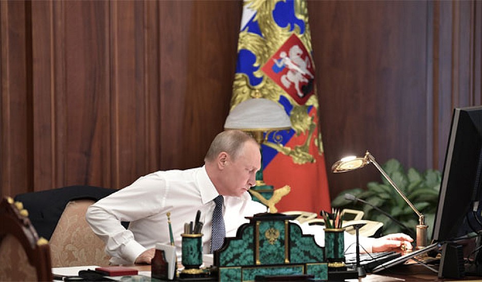 Ορκίστηκε για τέταρτη θητεία o Πούτιν. Πρότεινε τον Μεντβέντεφ για πρωθυπουργό