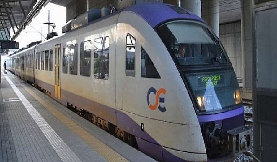 Πάτρα: Σύγκρουση συρμού με Ι.Χ. στον Προαστιακό - Καταγγελία για μπάρες που δεν κατέβηκαν
