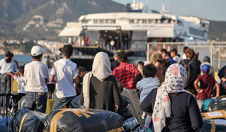 Έφτασε στη Θεσσαλονίκη και το δεύτερο πλοίο με πρόσφυγες