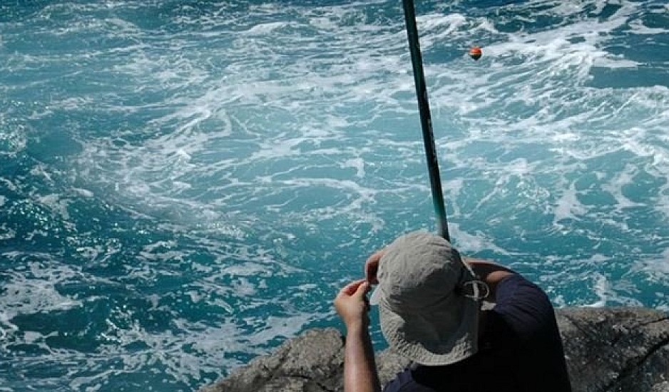 Τραγωδία στην Κρήτη: Νεκρός 35χρονος άνδρας που ψάρευε, τον παρέσυρε το κύμα