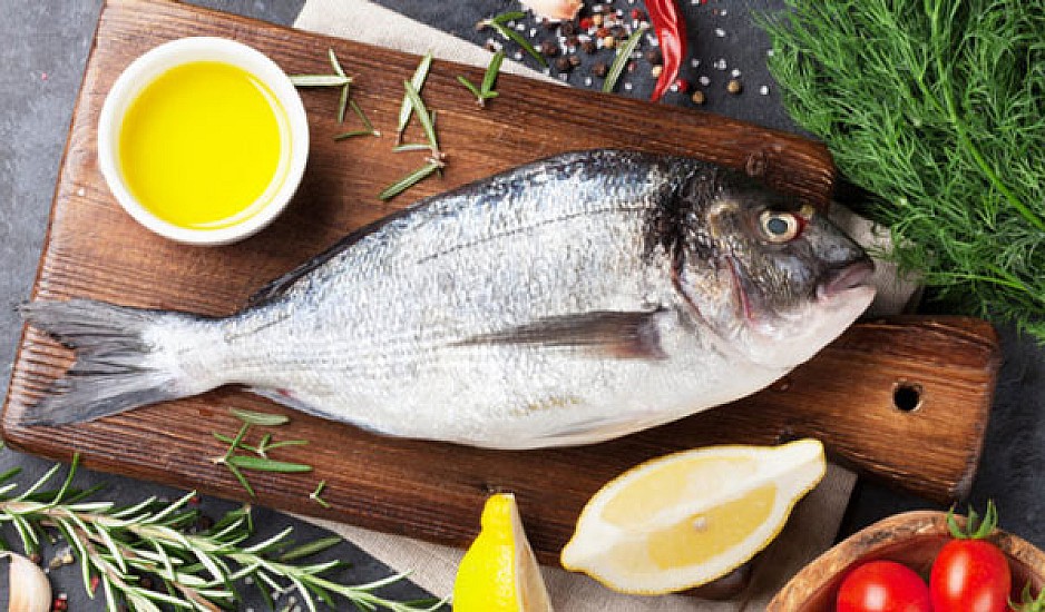 Πώς θα ξεφορτωθείς τη μυρωδιά του μαγειρεμένου ψαριού από την κουζίνα