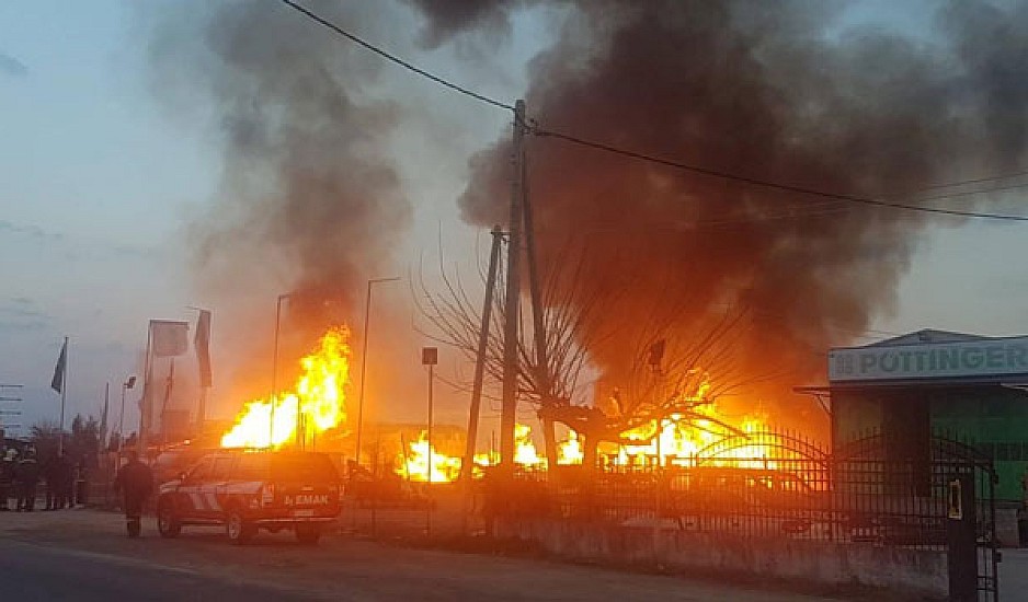 Ισχυρή πυροσβεστική δύναμη στην Εύβοια: Έσβησε η πυρκαγιά στη Ναύπακτο