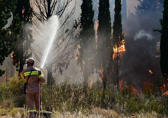 Φωτιές: Οδηγίες για την αποφυγή εισπνοής καπνού / στάχτης από πυρκαγιά
