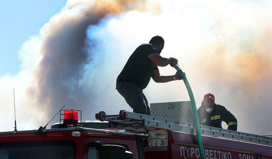 Κρήτη: Φωτιά σε βιομηχανία στο Ηράκλειο - Εργάτης υπέστη εγκαύματα
